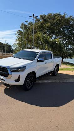 TOYOTA HILUX 2.8 D-4D TURBO DIESEL CD SRV 4X4 AUTOMÁTICO